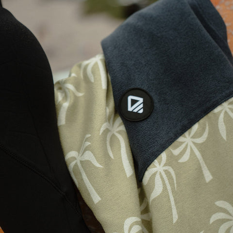 Changing Poncho: Breezy Palms/Olive
