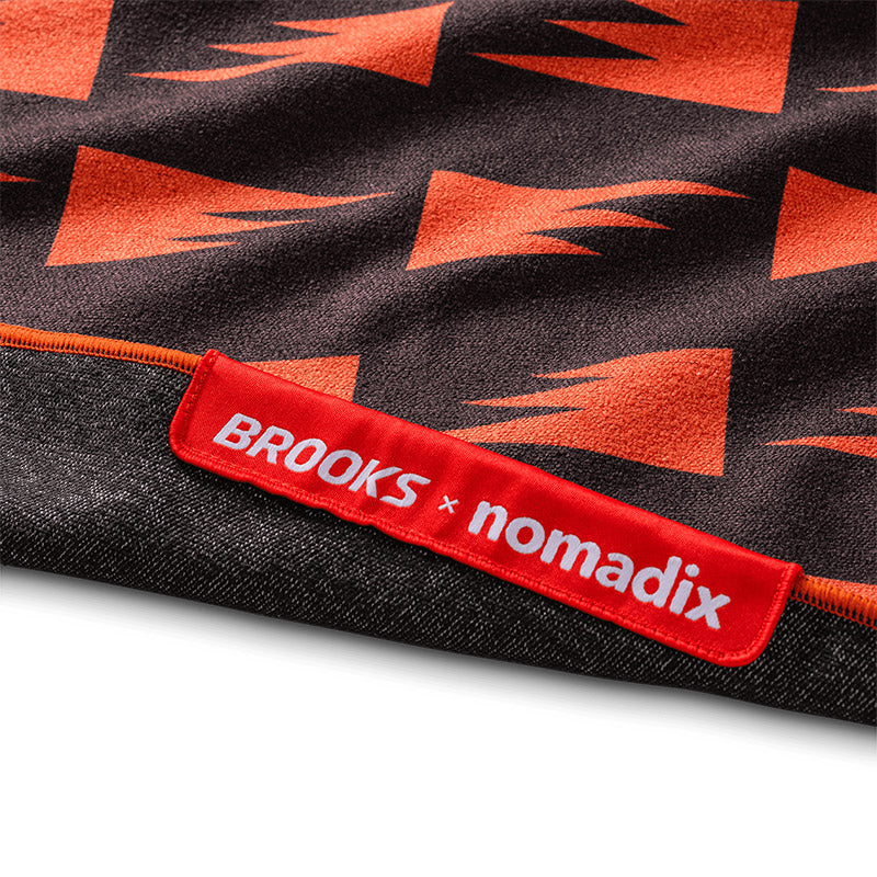 Fitness Towel: Summit/Black (Nomadix x Brooks)