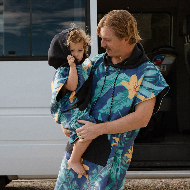 Kids Changing Poncho: Palms/Dusk