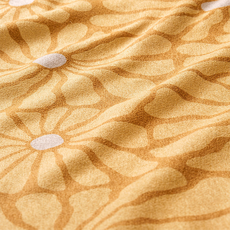 Hand Towel: Lazy Daisy/Gold