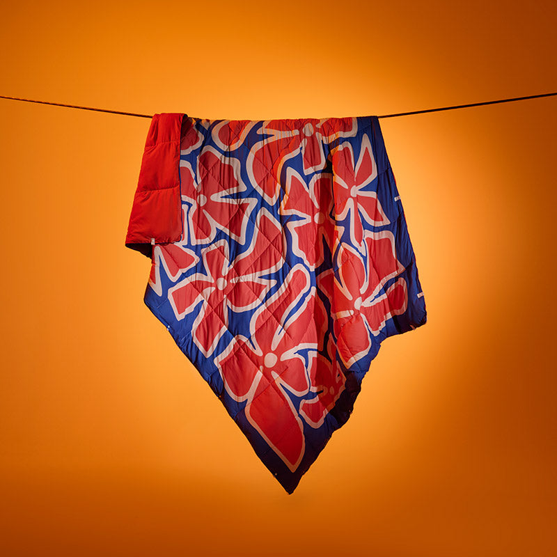 Wild FL/ST Blue Red Graphene Puffer Blanket | Nomadix – NOMADIX