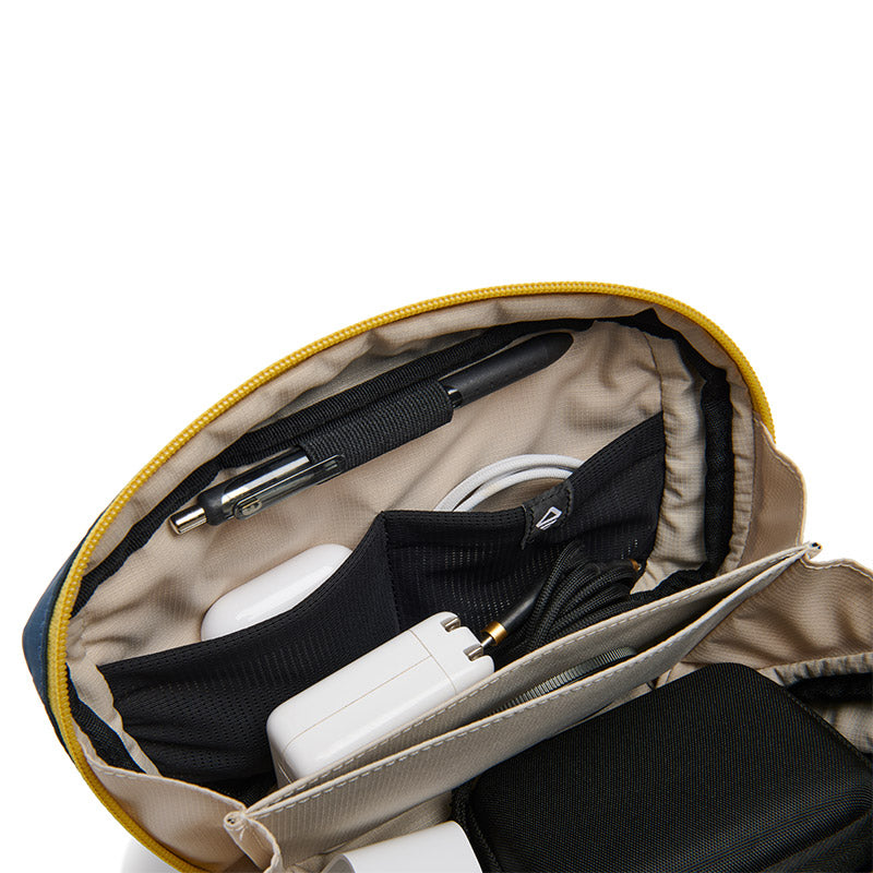 Traveler Tech Sling: Deep Sea Blue