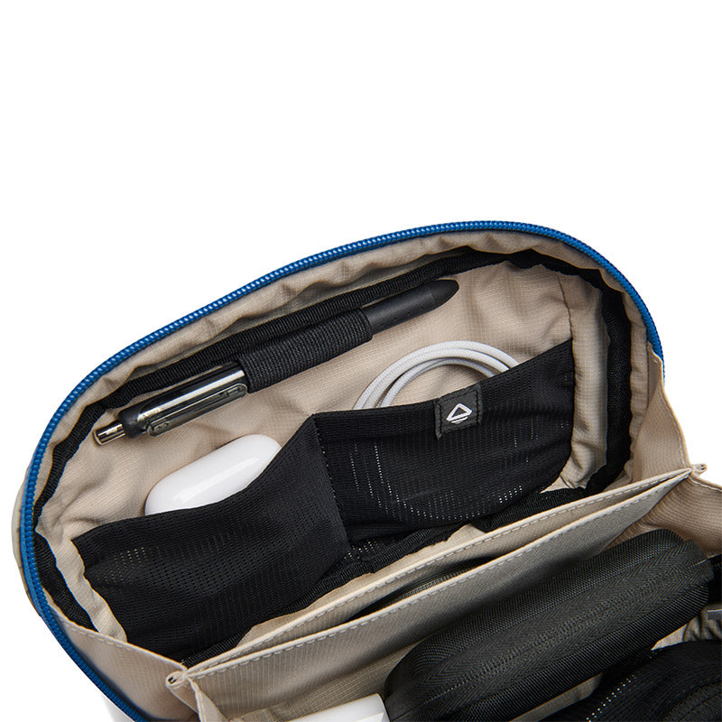 Traveler Tech Sling: Driftwood/Off White