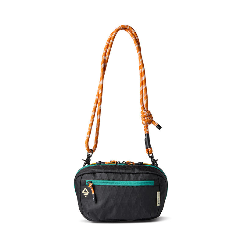 Traveler Tech Sling: Raven Black